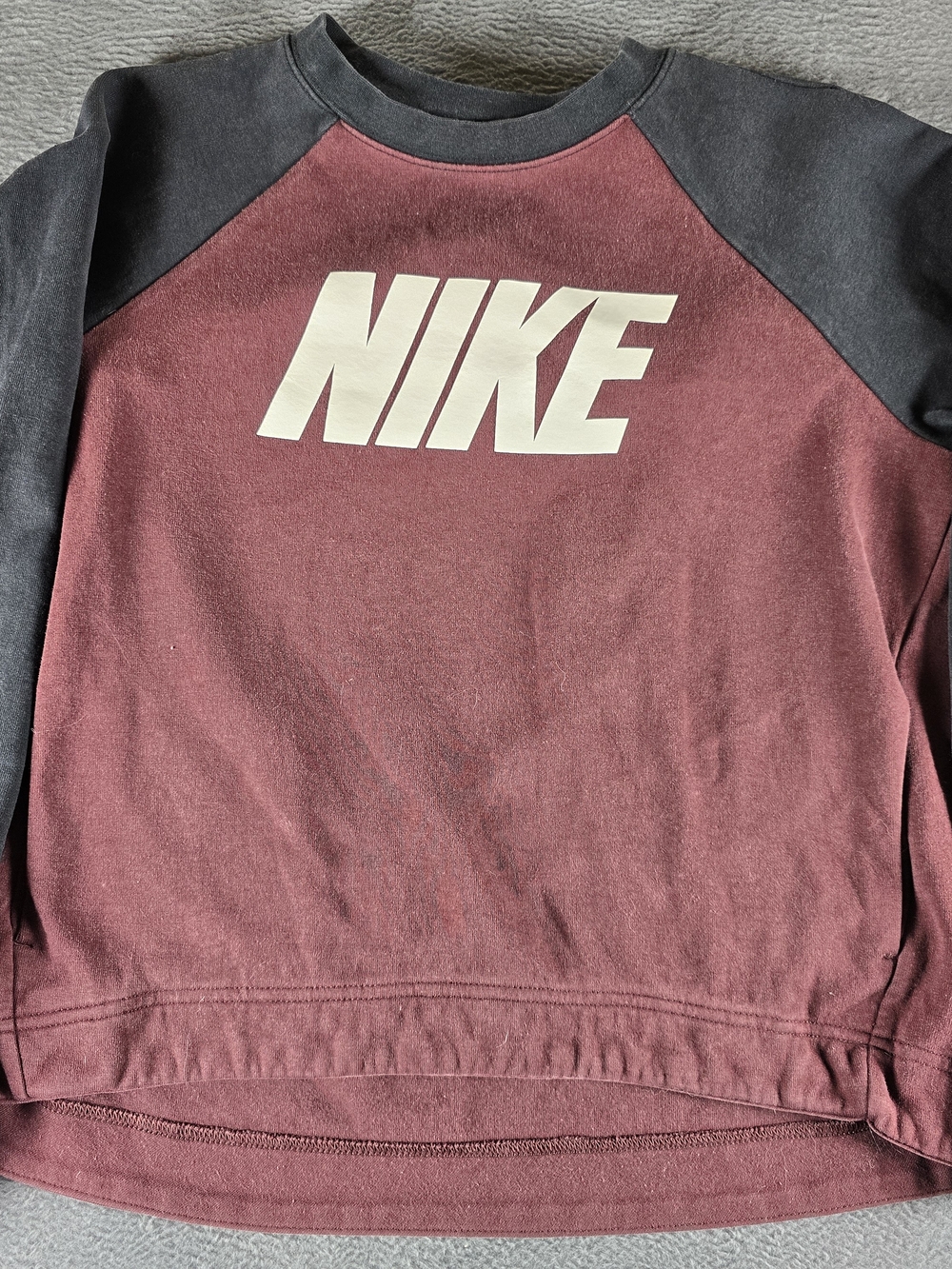 Nike Sportswear Crewneck Sweatshirt Womens M Burgundy Black Taped Sleeve Logo 20
